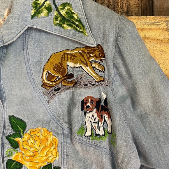 Western VNTG Denim Button Down Shirt | Embroidered Forest Animals | Small Medium - Picture 7 of 15